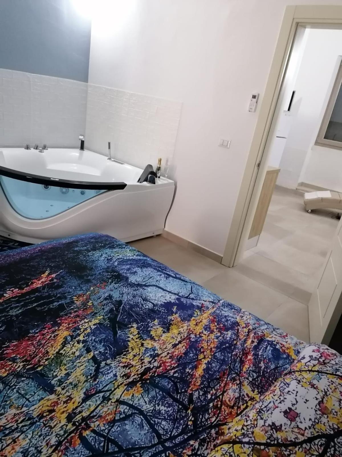 Bed&Dreams In Salento Bilocale Con Vasca Idromassaggio Villa Guagnano Exteriör bild