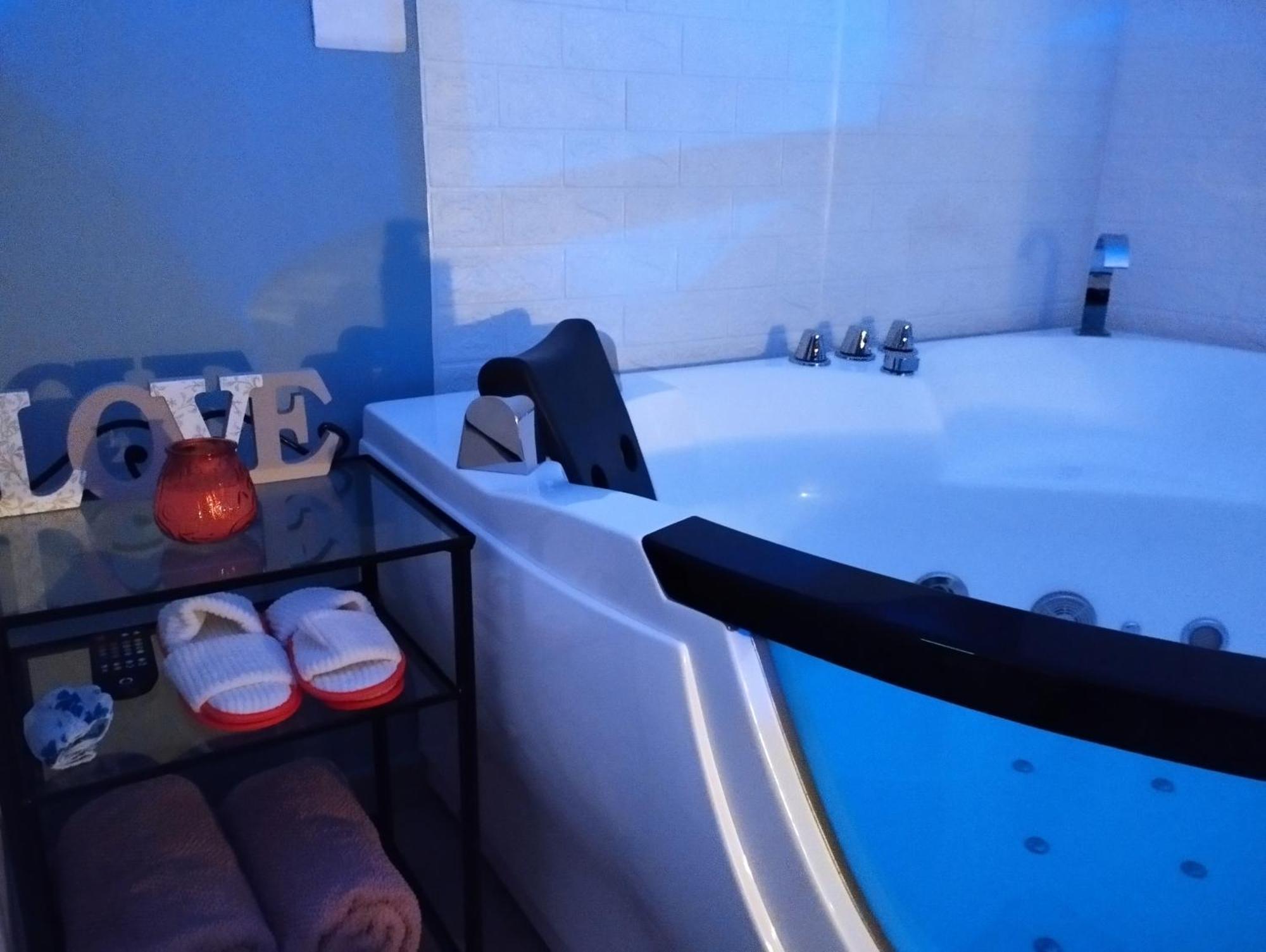 Bed&Dreams In Salento Bilocale Con Vasca Idromassaggio Villa Guagnano Exteriör bild
